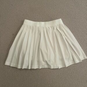 KIDS ATHLETA “Athleta Girl Pleat Perfect Scort” size M